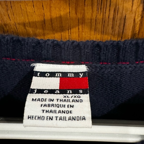 Vintage Tommy Jeans (Hilfiger) Star Front Sweater w/Red Stripes. Rolled hem - Picture 4 of 10